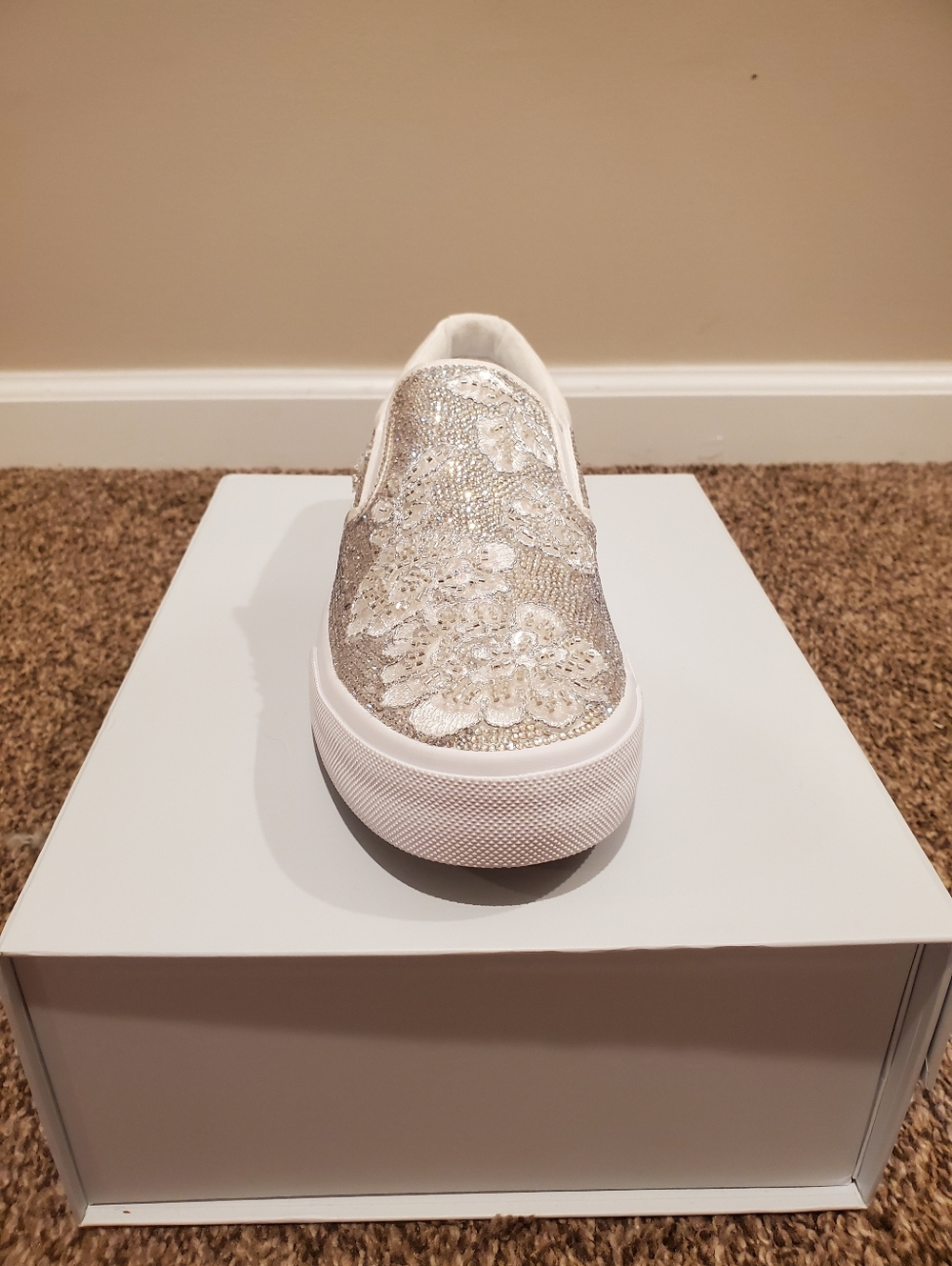 Hand-Embellished Lace Applique and Rhinestone Bridal Sneakers Size 6.5 - Picture 3 of 7